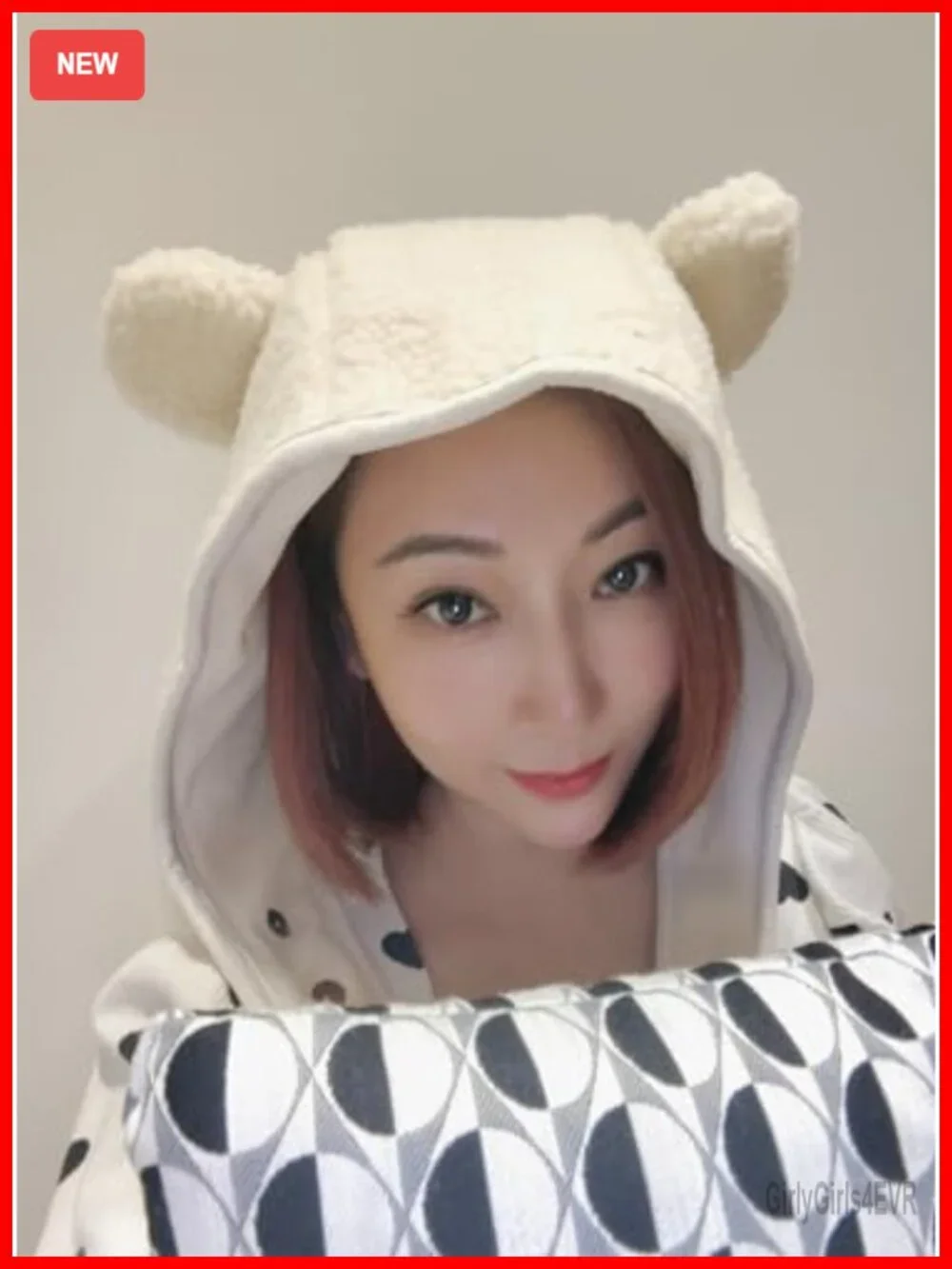 Fleece Beanie Hat with Magnetic Buckle Ear Projection Cute Bear Design